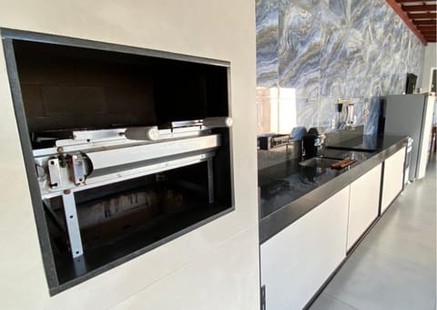 BBQ facilities, BBQ facilities, Kitchen or kitchenette, stove