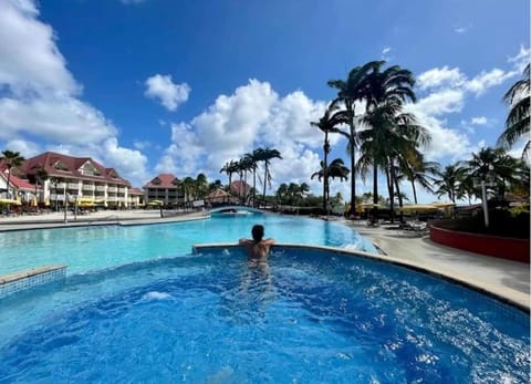 Hot Tub, Swimming pool