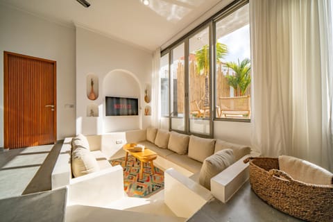 TV and multimedia, Living room, Seating area, Garden view, Pool view, Entertainment, air conditioner
