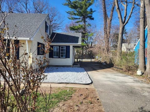 Spacious home away from home House in Hartford