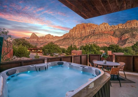 Hot Tub, Balcony/Terrace, Mountain view