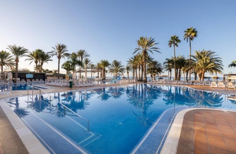 Pool view, Swimming pool, sunbed