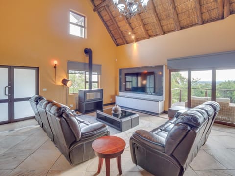 210 Zebula , 4 Bedroom Premium Villa Villa in North West, South Africa