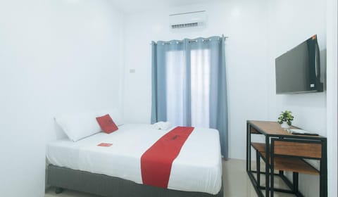 Bed, TV and multimedia, Photo of the whole room, Bedroom, air conditioner