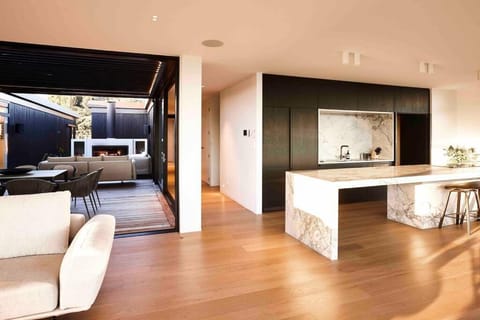 ONYX HOUSE - Wainui Beach Apartment in Gisborne