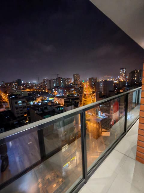 Balcony/Terrace, City view