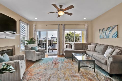 Pelican Pleasure by Sea Scape Properties House in Carolina Beach