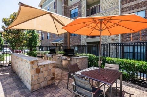 Landing at The Avenues at Carrollton - 3 Bedrooms in Northeast Carrollton Apartamento in Carrollton