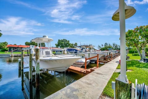 Mahi Manor - by Cheerful Rentals House in Cortez