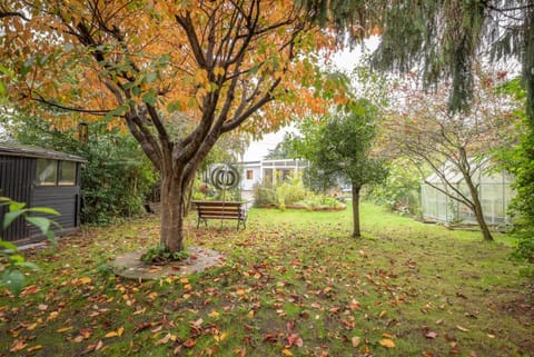 The Whins, A light and airy bungalow in Aldringham House in Leiston