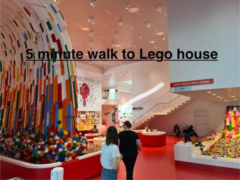 5 minute walk to LEGO house - n3 - studio room with private bathroom Apartment in Billund