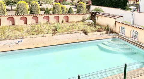 Day, Pool view, Swimming pool, sunbed