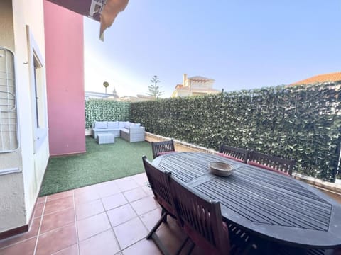 Property building, Balcony/Terrace, Living room