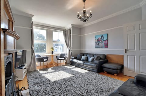 Entire apartment in the heart of Southend Apartment in Southend-on-Sea