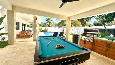 BBQ facilities, Billiard, Billiard, Pool view, Swimming pool, stove