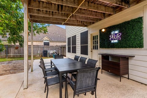 Hidden Gems with Pool and Game room House in Pflugerville