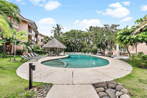 BLA1 3 Bedroom Condo with Direct Beach Access Apartment in Playa Langosta