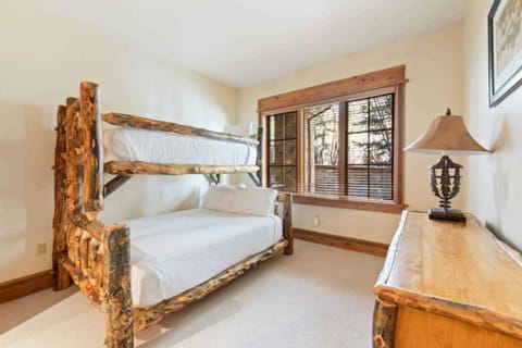 Village Walk 59 Apartment in Beaver Creek