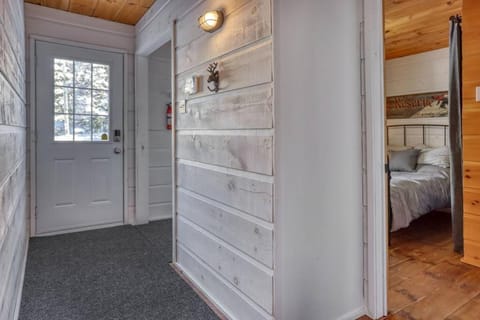 Chalet Le Cozy, Spa et Sauna Chalé in Saint-Donat