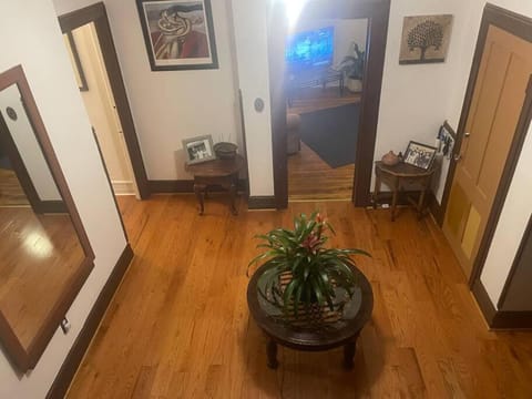 Urban Oasis with Sauna and King Bed with Free Parking plus more Apartment in Jersey City