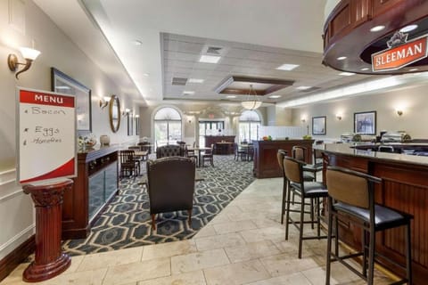 Best Western Plus Orillia Hotel Hotel in Orillia