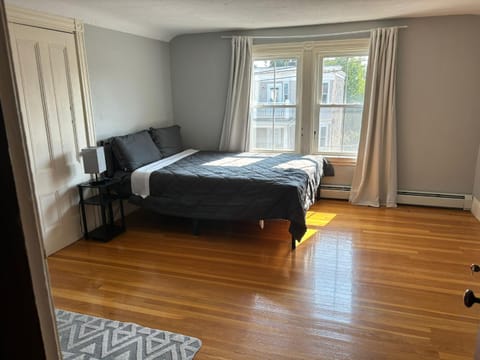 HomeStay Near Downtown Boston - Andrew Station Area Vacation rental in South Boston