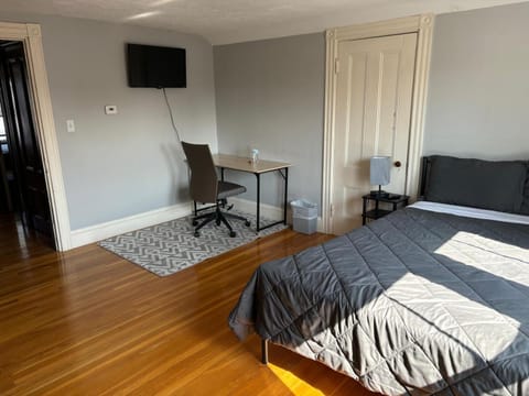 HomeStay Near Downtown Boston - Andrew Station Area Vacation rental in South Boston