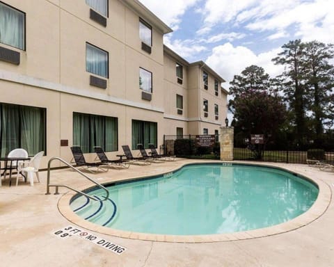 Quality Suites Hotel in Huntsville