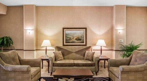 Rodeway Inn & Suites Hotel in Salina