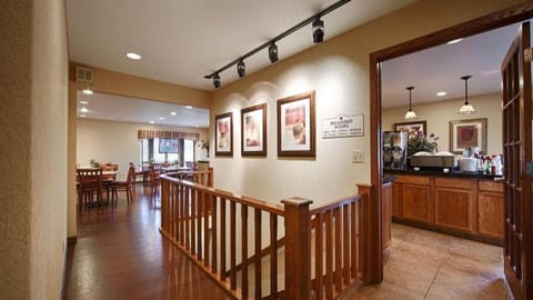 Quality Inn & Suites Hotel in Detroit Lakes