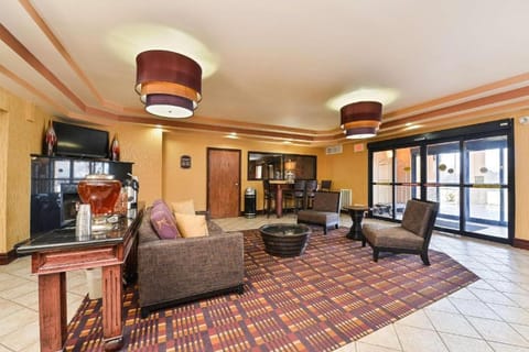 Best Western Plus Midwest Inn and Suites Hotel in Salina