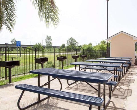 Suburban Extended Stay La Place Hotel in LaPlace