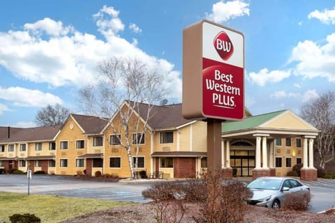 Best Western Plus The Inn at Sharon/Foxboro Hotel in Walpole