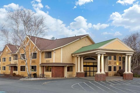 Best Western Plus The Inn at Sharon/Foxboro Hotel in Walpole