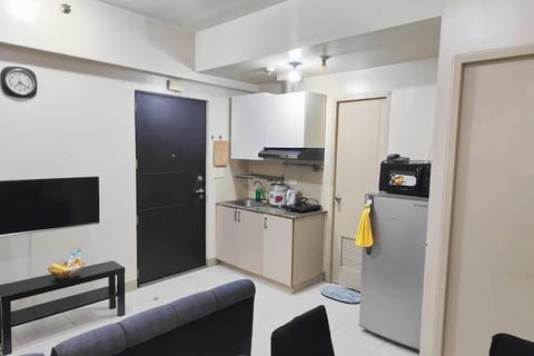 2BR Fully furnished Condo in Makati, Mandaluyong Apartment in Mandaluyong