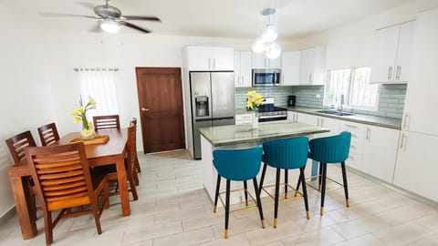 Dining area, kitchen