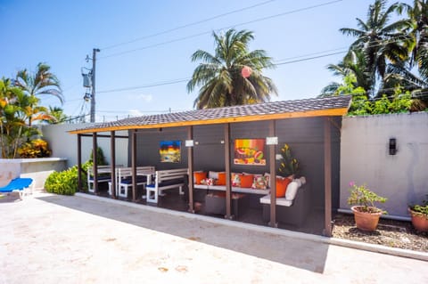 Property building, Patio, Balcony/Terrace