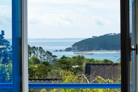 La Maison Bleue I Belle vue mer et Jardin House in Crozon