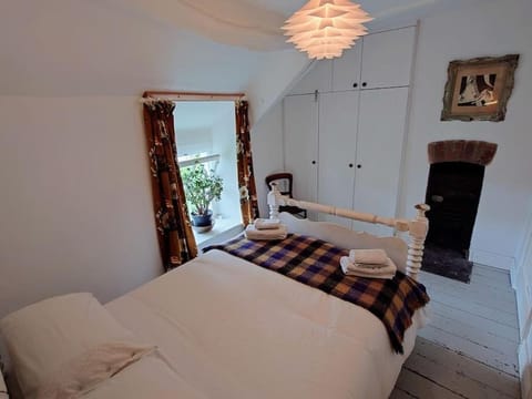 Cosy Welsh Town Cottage House in Brecon