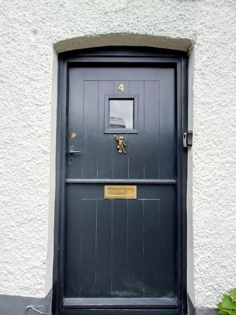 Cosy Welsh Town Cottage House in Brecon