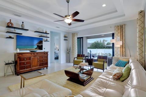 Luxury Abounds at Vanderbilt Beach Pool & Spa House in Naples Park