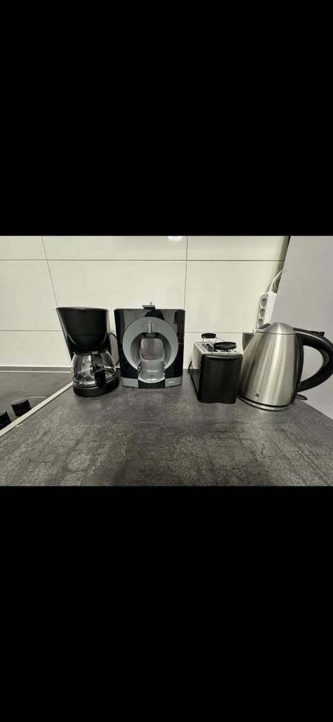 Coffee/tea facilities, toaster