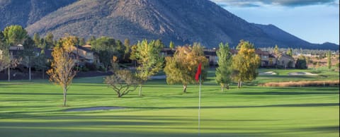 Golfcourse, Mountain view