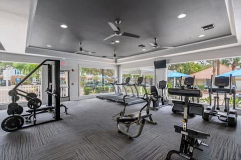 1 MI to USF Pool & Gym Access Free House in Temple Terrace