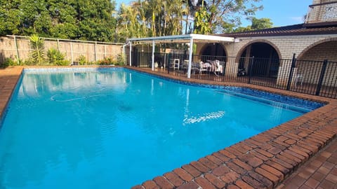 Big Holliday house with pool Villa in Brisbane