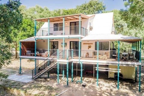 Banksia House - on Main Beach, Agnes Water House in Agnes Water