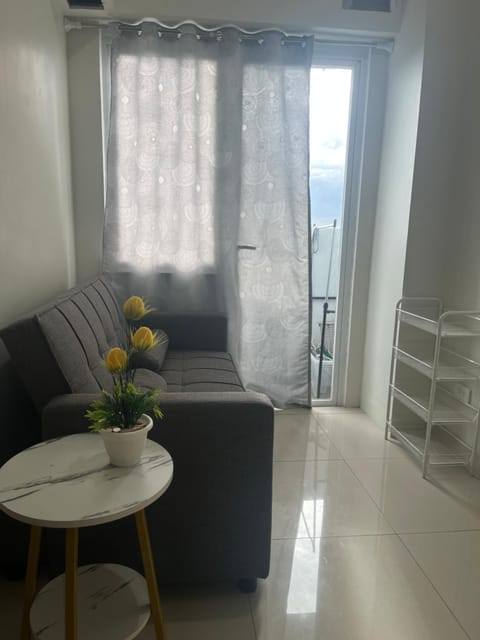 Chill in Peace Staycation 2BR condo at Field Residences, Sucat near NAIA Apartment hotel in Las Pinas