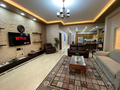 TV and multimedia, Kitchen or kitchenette, Living room, Seating area, Dining area, Evening entertainment