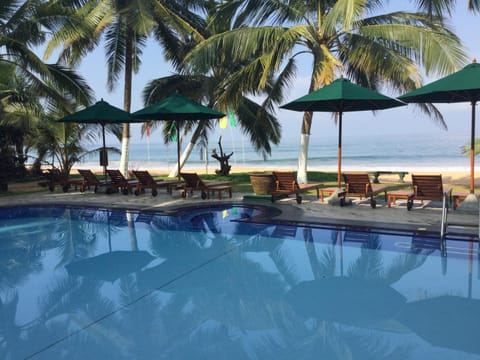 Pool view, Sea view