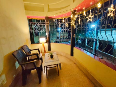 2 rooms appartment with balcony and kitchen Vacation rental in Kolkata